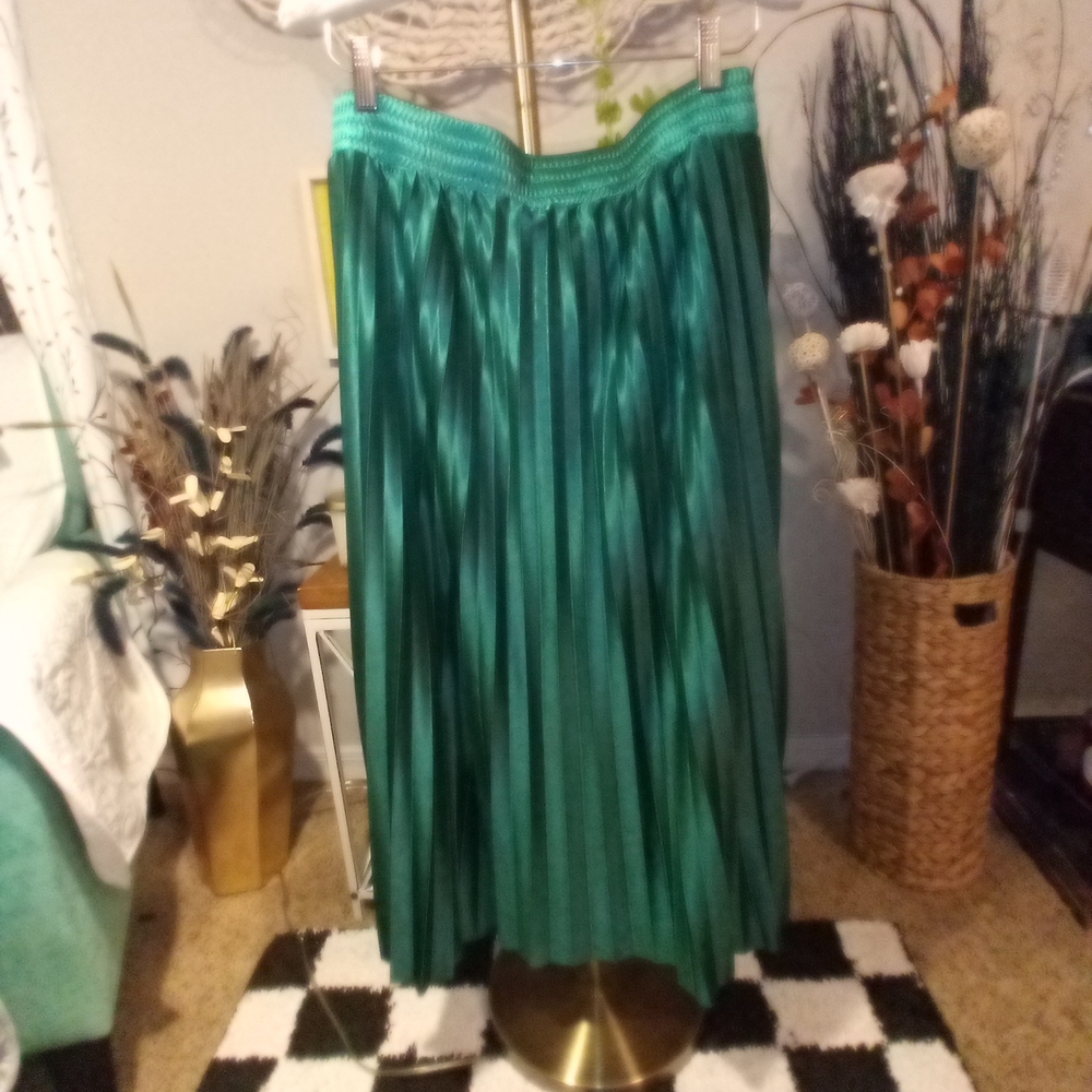 Studio West Satin Green Pleated Maxi Skirt